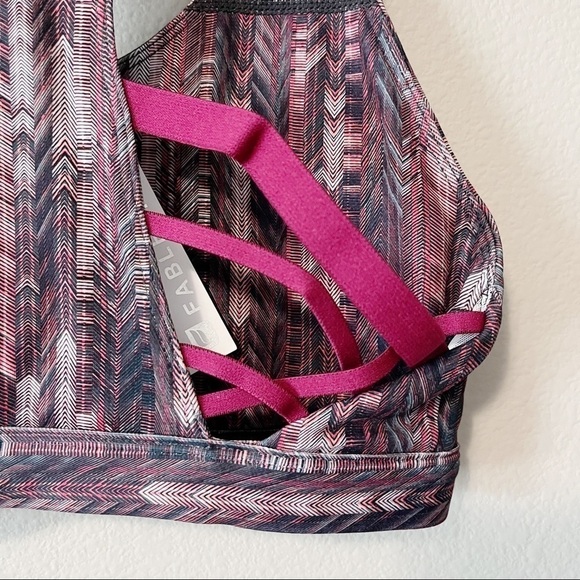 Fabletics NWT Kessler Medium Impact Sports Bra Catania/Dark Rose Print Size XXS - Picture 7 of 10